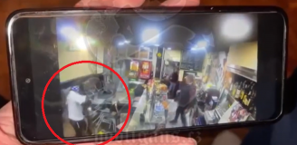 Kibic Lecha Poznań RZUCA KRZESŁAMI w barze przed meczem z Rayo O.o [VIDEO]